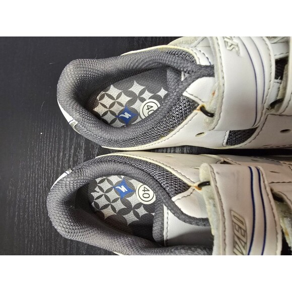 Specialized cycling shoes size 40 with Shimano clips - Picture 11 of 12